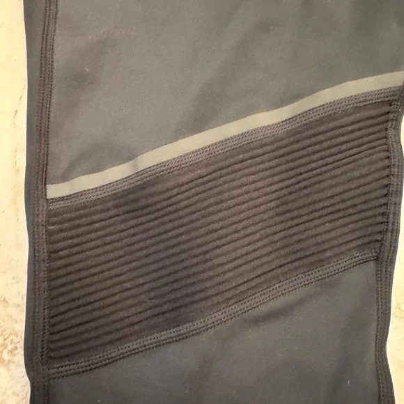 On Running Black Tights Long - Picture 6 of 7